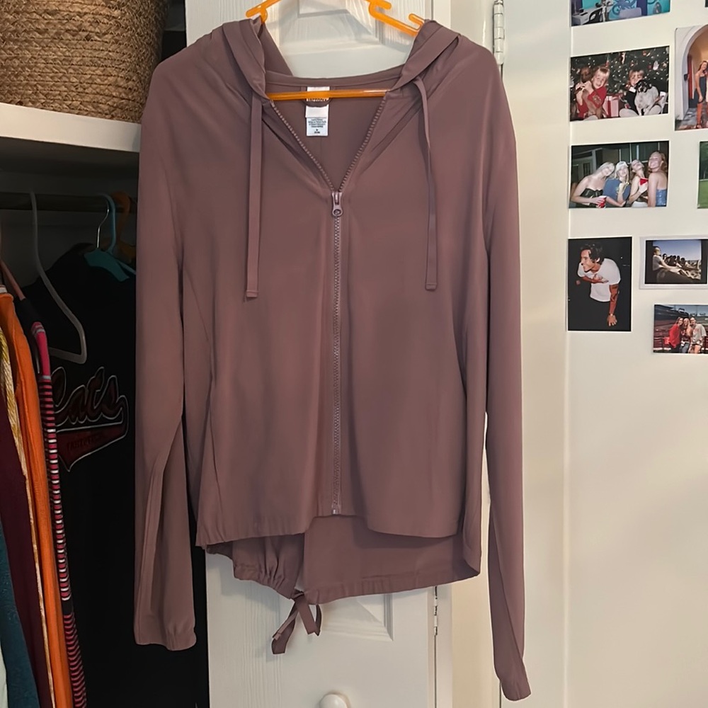 VS Windbreaker